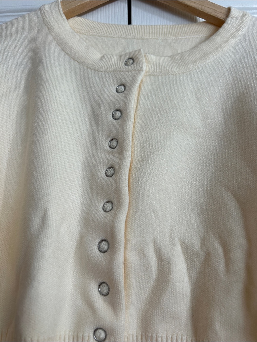 Cream Button-Front Ribbed Waist Knit Top - Picture 10 of 16